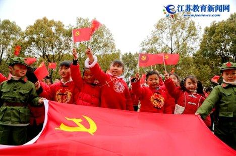 海南岛战役,登陆名单上全是副职,韩先楚看后大怒,说:我先上